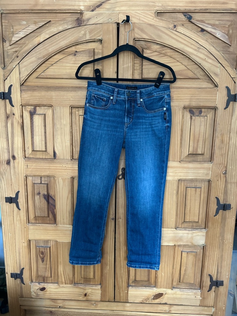SILVER SUKI Capris